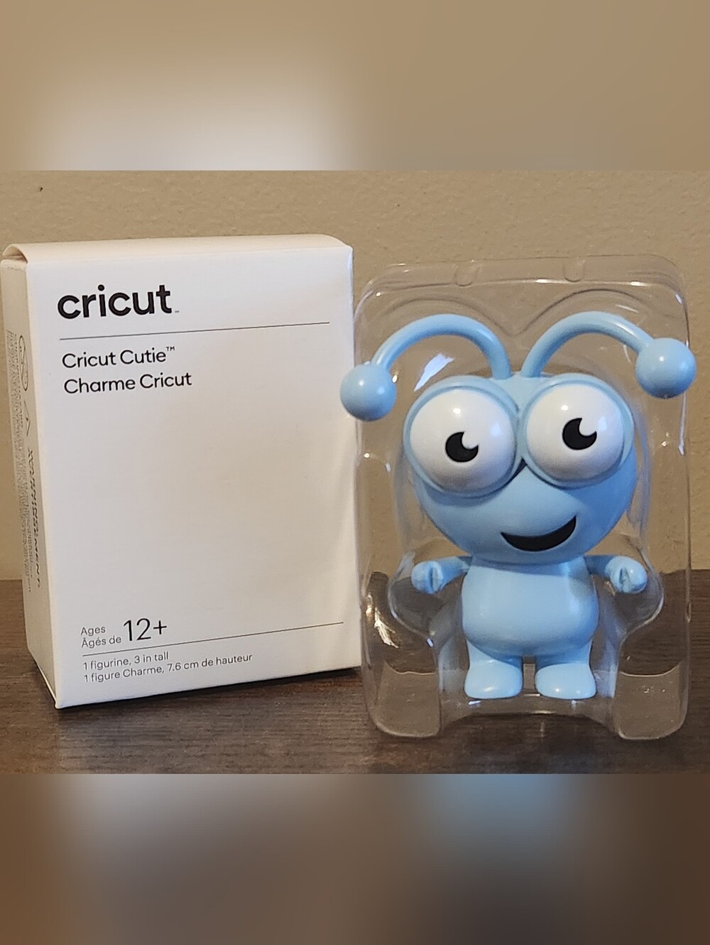 CRICUT CUTIE FIGURE ~ BLUE
